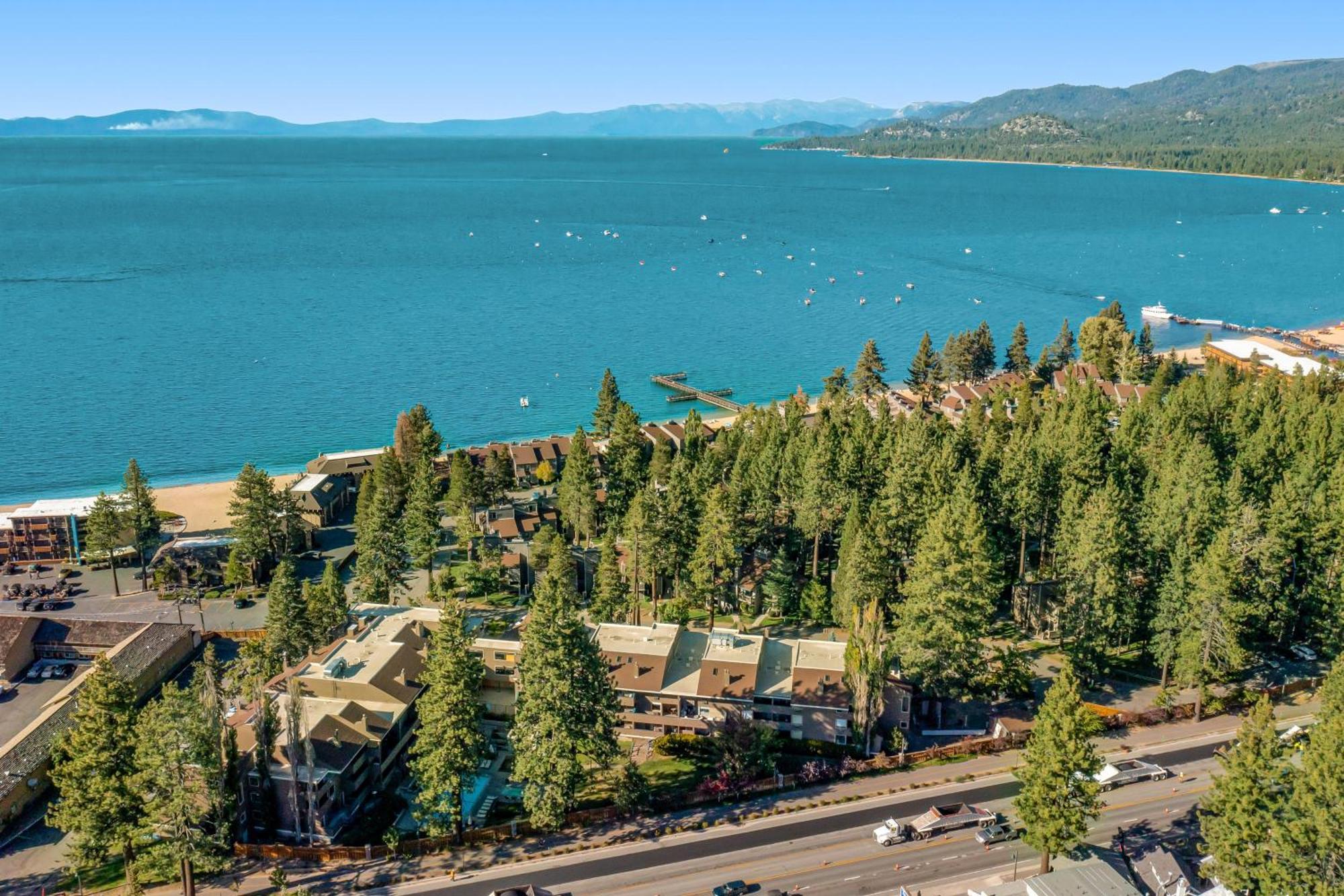 Lakeland Village Саут Лейк Тахо Стая снимка